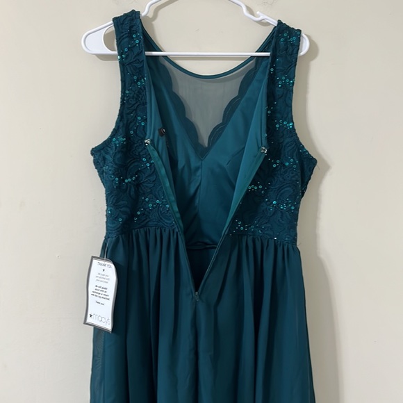 NEW Macy’s Speechless Emerald Green Sequin Lace Fit & Flare Formal Dress Size 13 - Picture 8 of 10